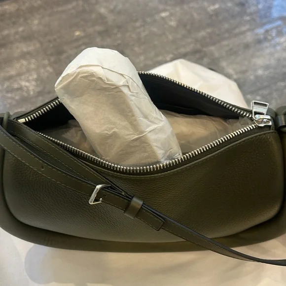 SOLD!!!!!   NWT JW ANDERSON THE BUMPER BAG IN DARK OLIVE. - Picture 10 of 13